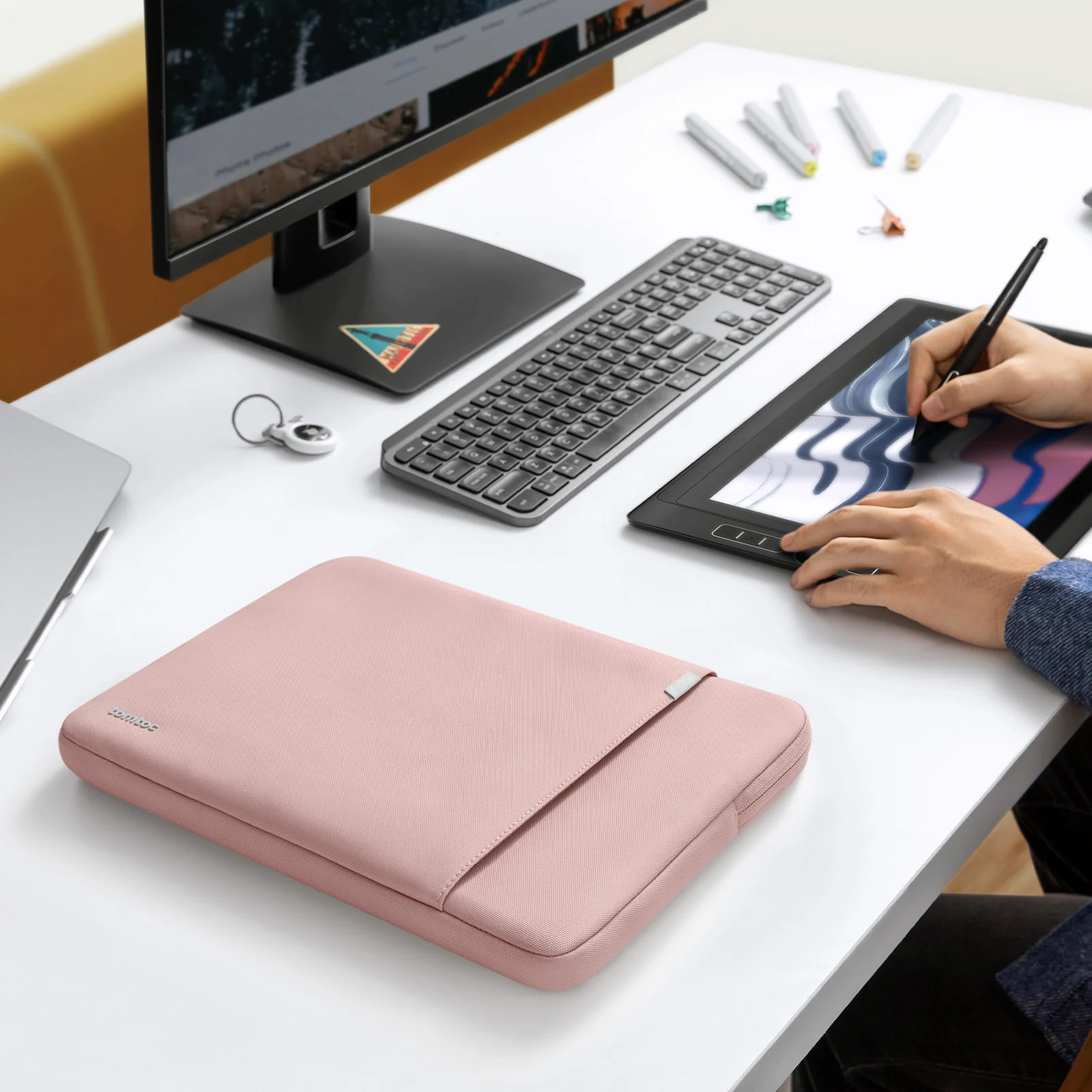 Defender-A13 Laptop Sleeve for 14 inch MacBook Pro - Image 65