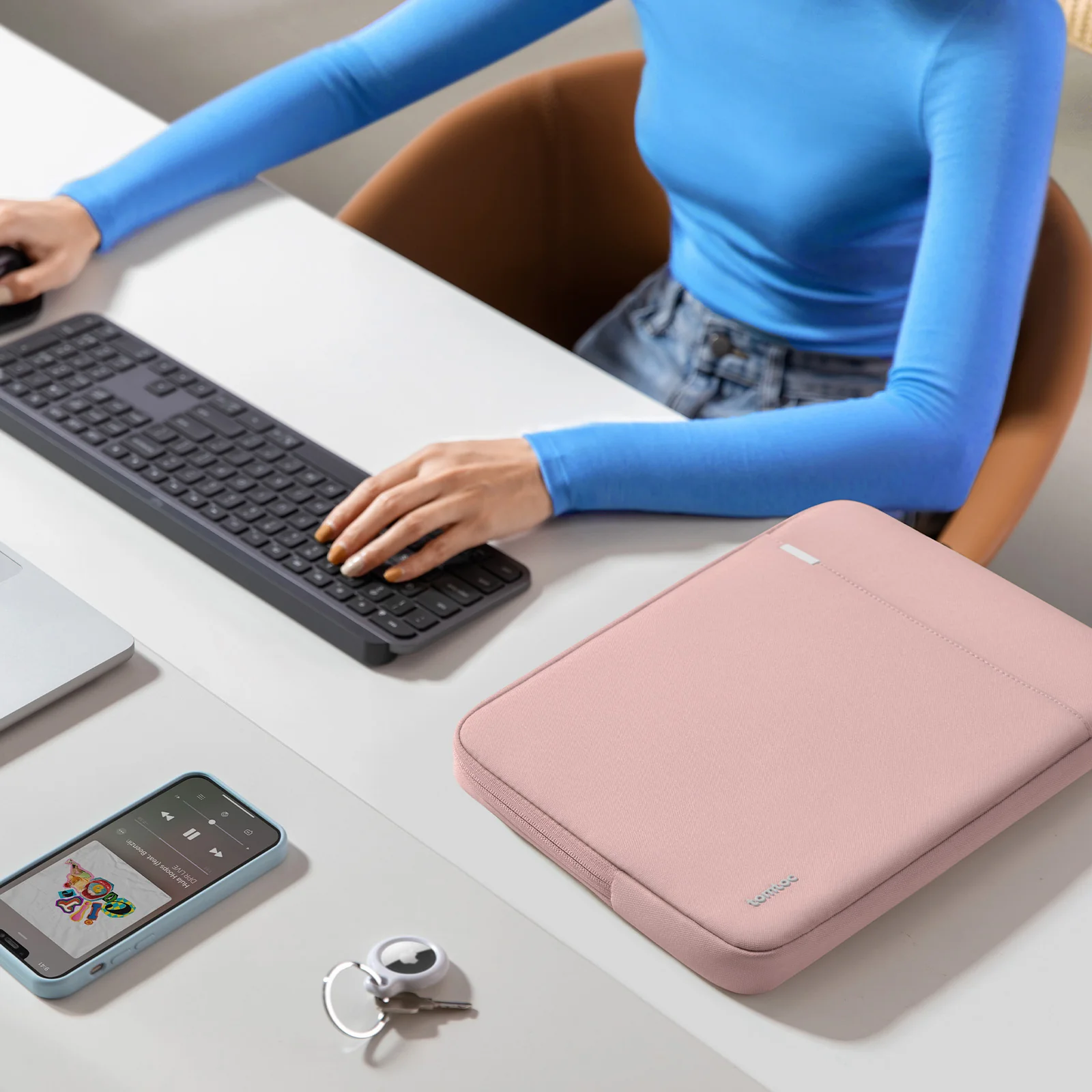 Defender-A13 Laptop Sleeve for 14 inch MacBook Pro - Image 66