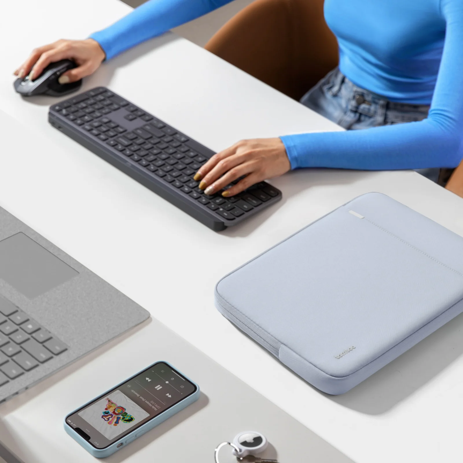 Defender-A13 Laptop Sleeve for 14 inch MacBook Pro - Image 54