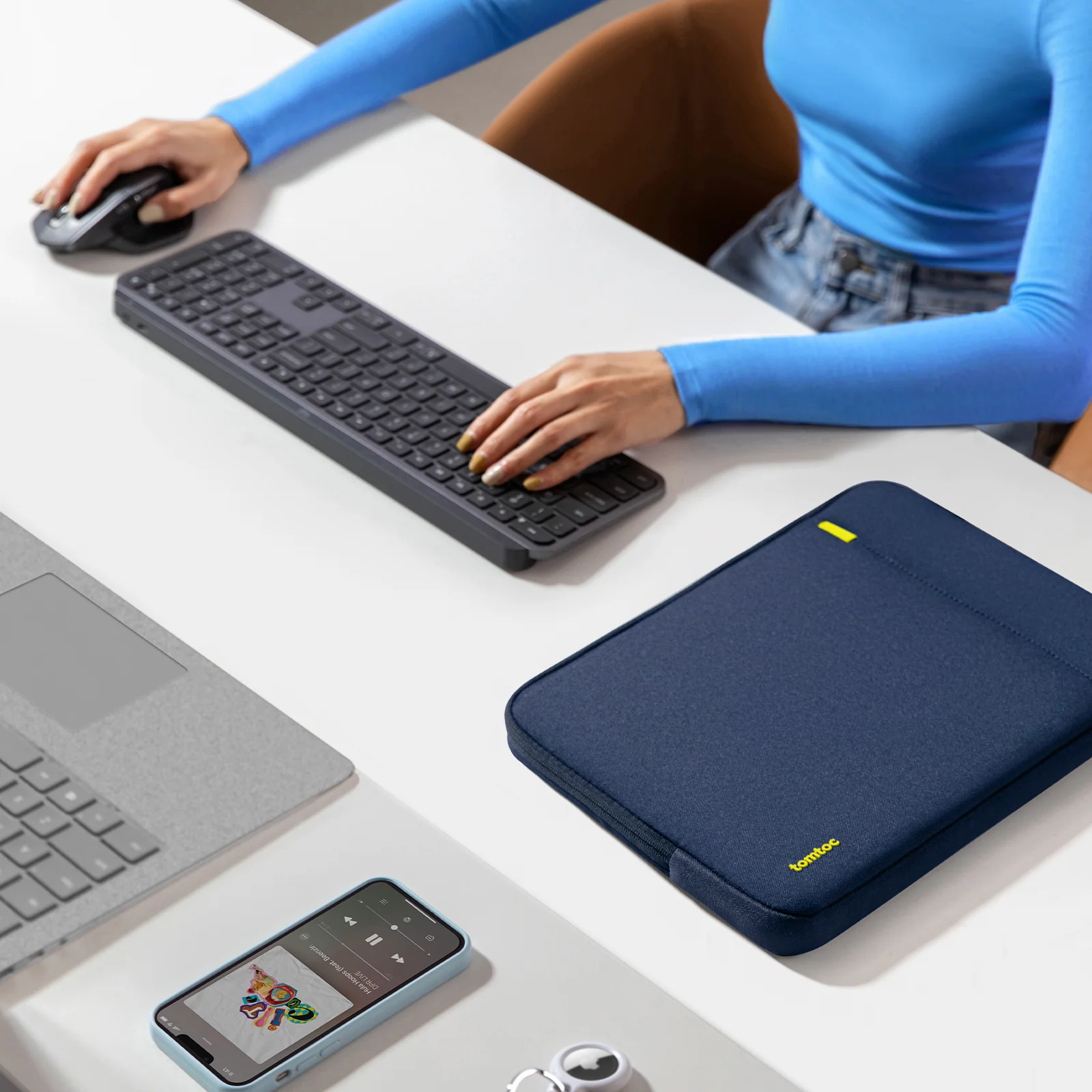 Defender-A13 Laptop Sleeve for 13.5-14.4 inch Laptop - Image 33