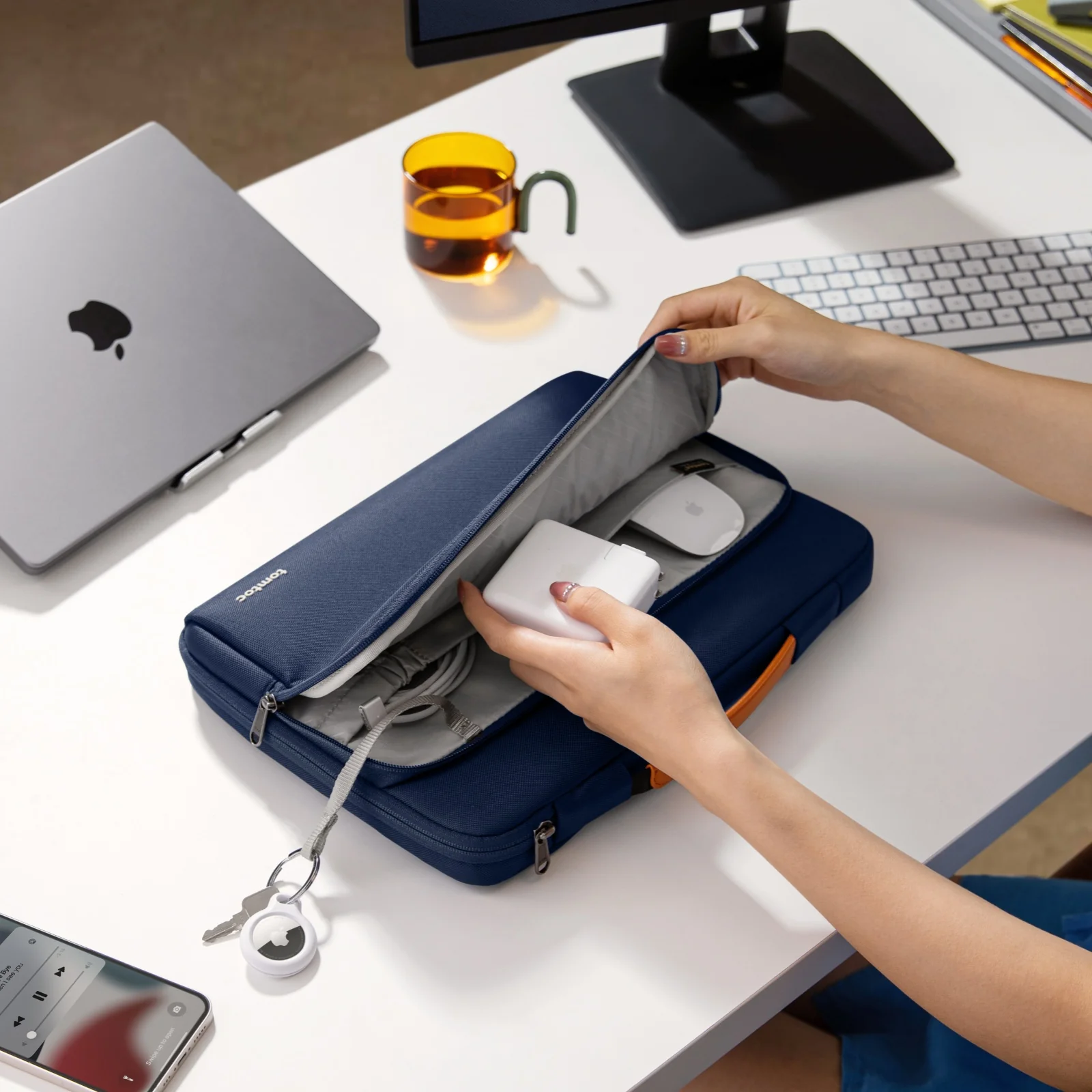 Defender-A14 Laptop Briefcase for 16 inch MacBook Pro - Image 37