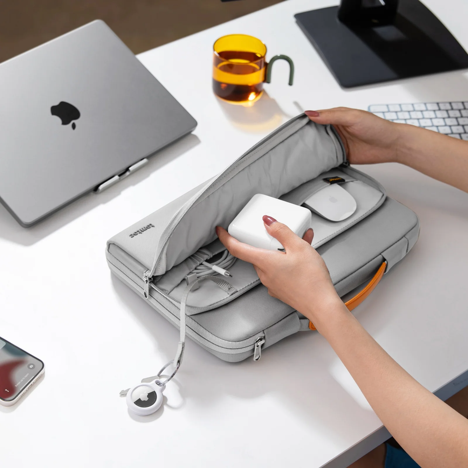 Defender-A14 Laptop Briefcase for 16 inch MacBook Pro - Image 11