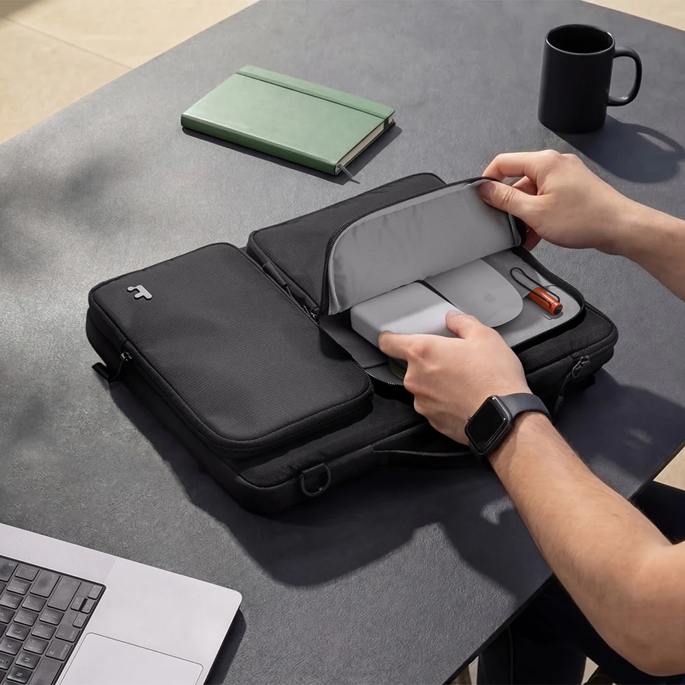 Defender-A42 Premium Laptop Shoulder Bag for 14 inch MacBook Pro - Image 14