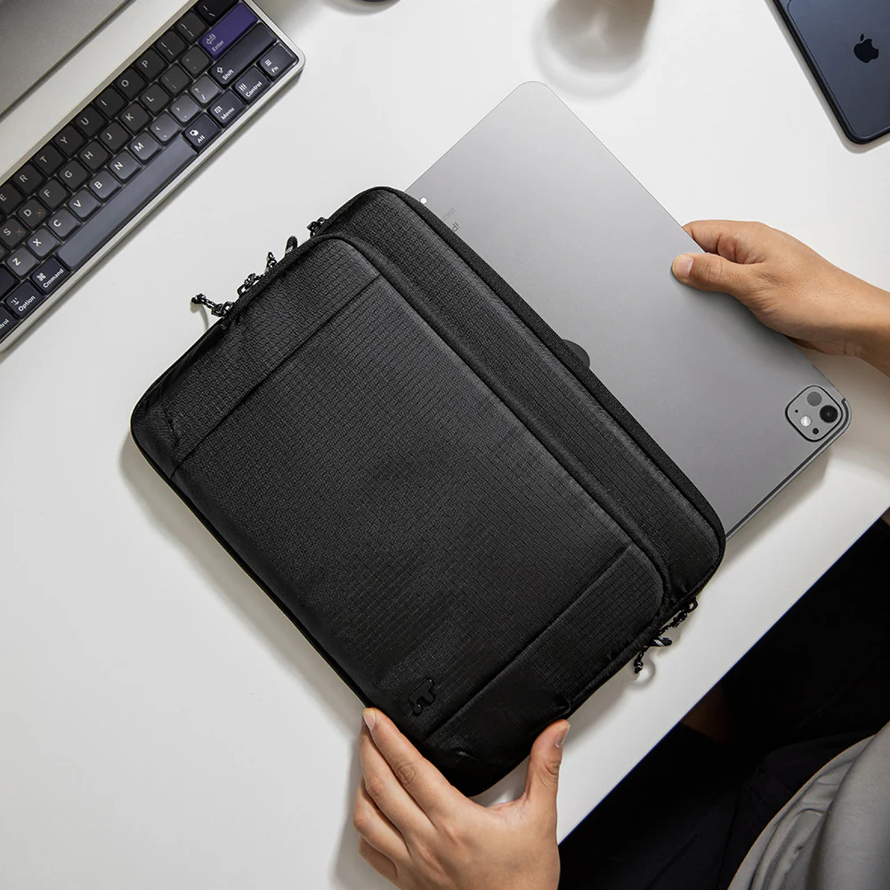 Essence-B34 Protective Laptop Sleeve for 13 inch iPad Air/Pro - Image 14