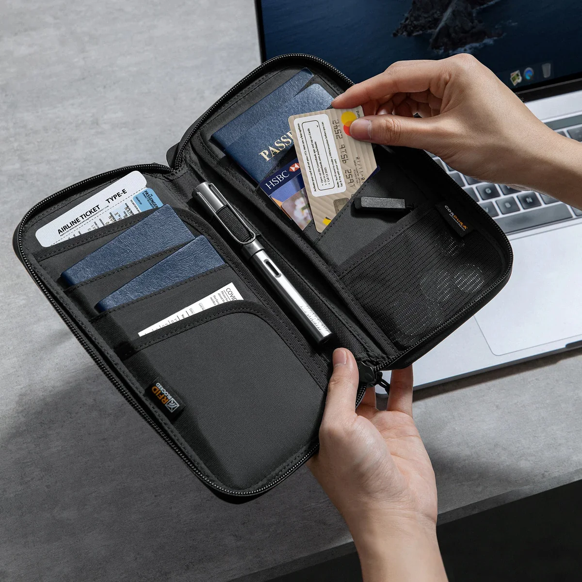 Flight-Ready Travel Set - Image 13