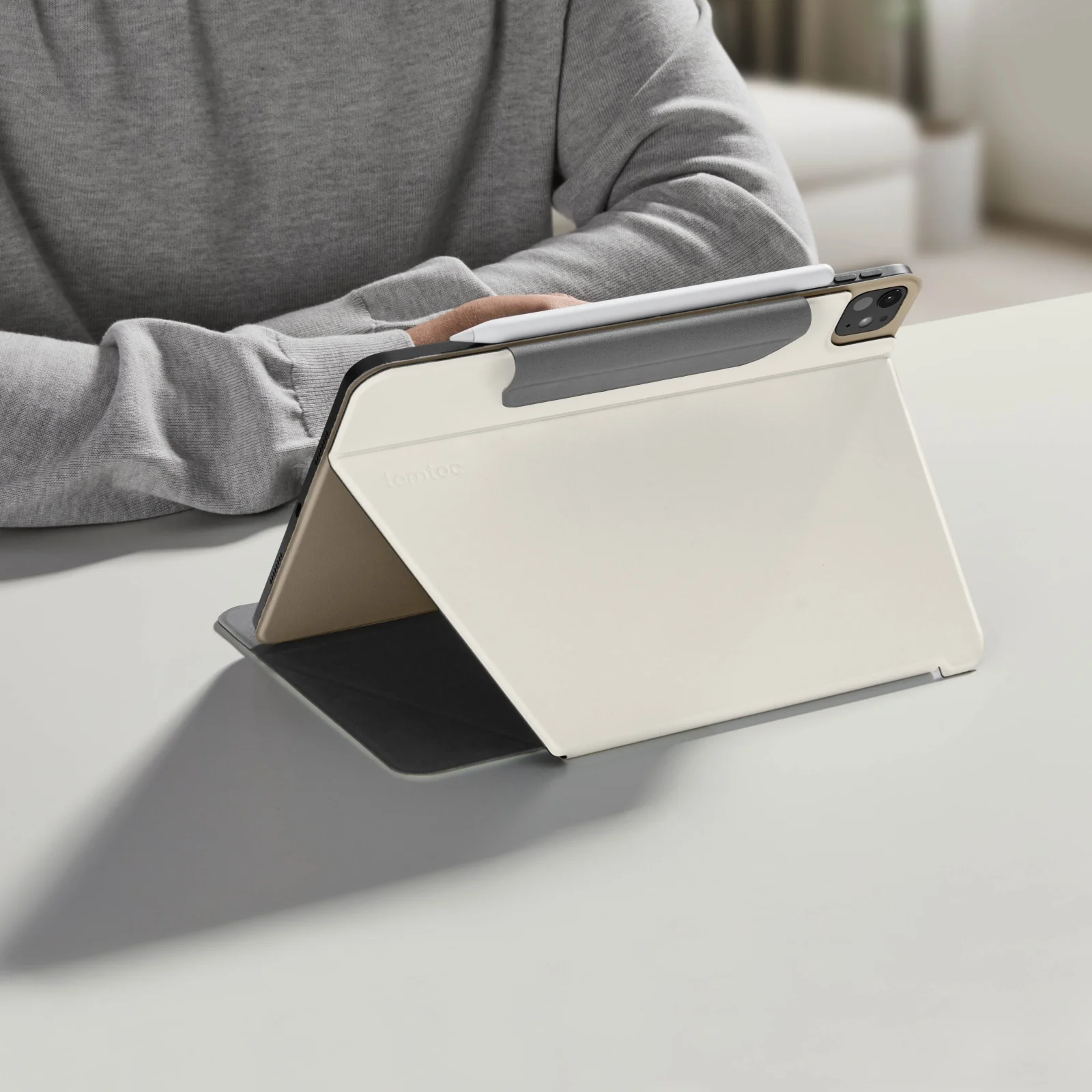 Inspire-B52 Detachable Tablet Case for 13 inch iPad Pro - Image 13