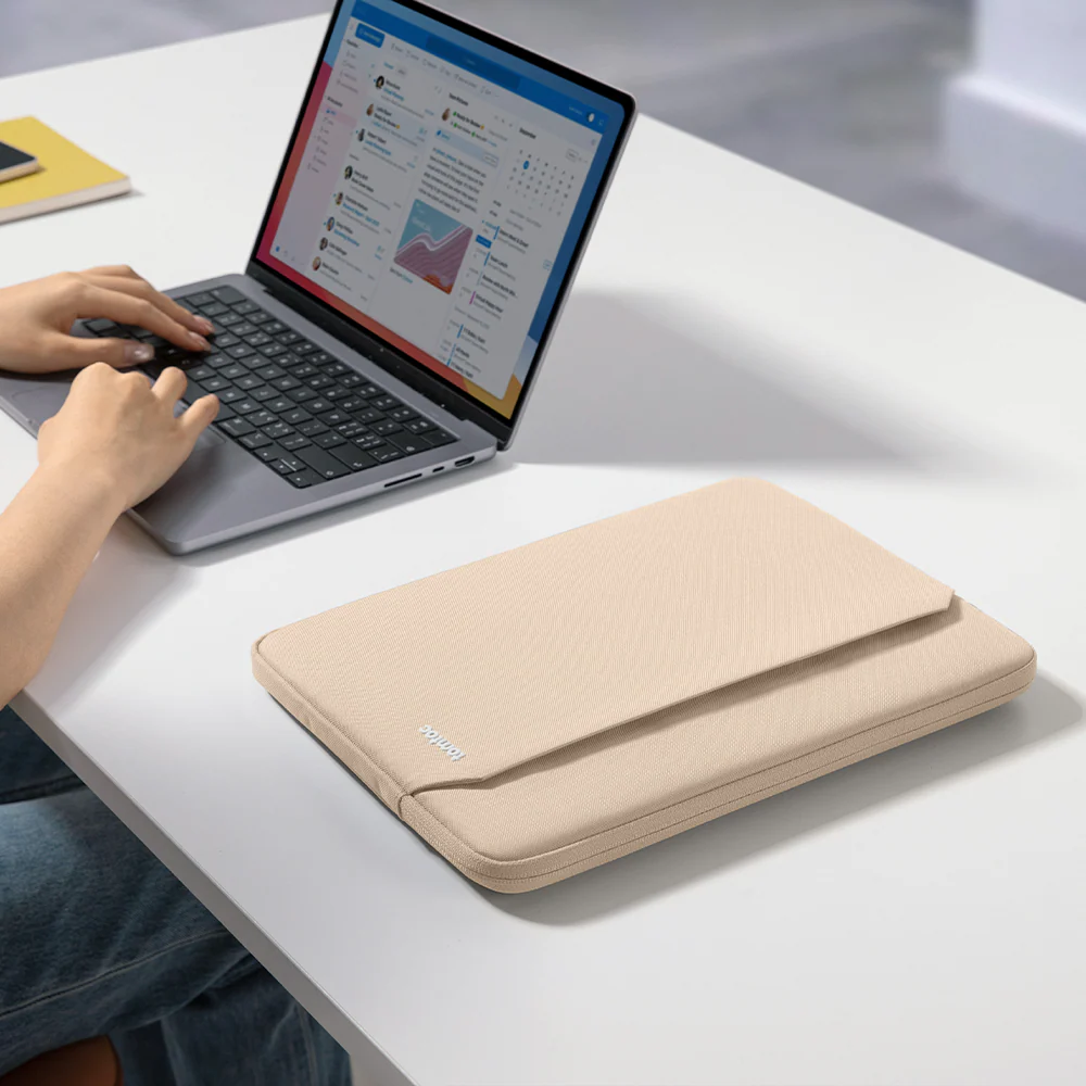 Light-A18 Laptop Sleeve for 13 inch MacBook Air/Pro - Image 66