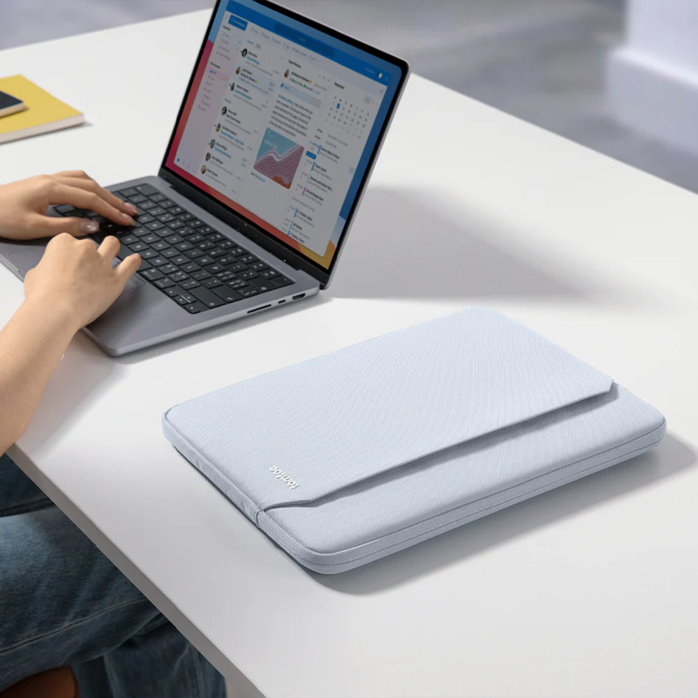 Light-A18 Laptop Sleeve for 14 inch MacBook Pro - Image 75