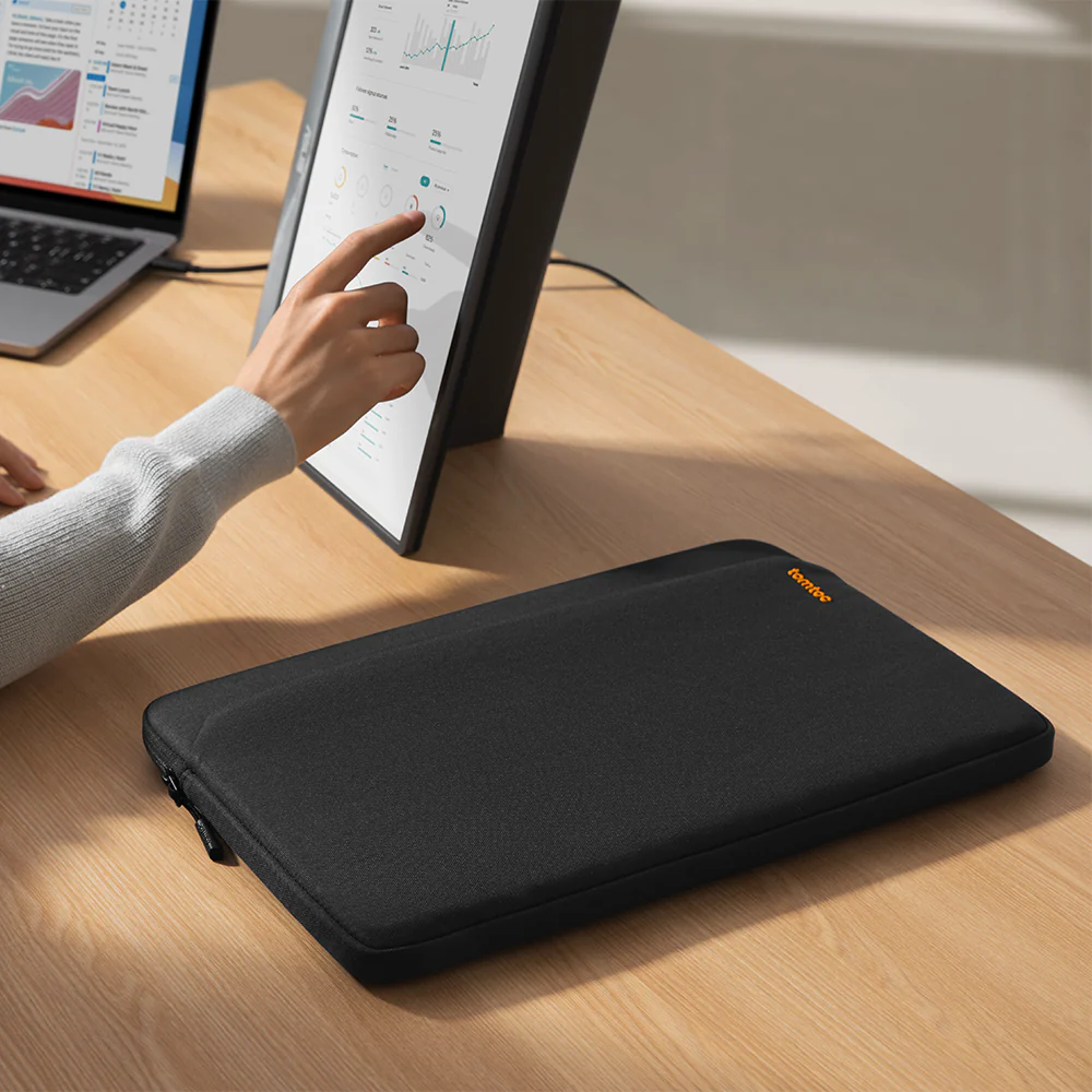 Light-A18 Portable Monitor Sleeve for 15.6 inch Portable Monitor - Image 13