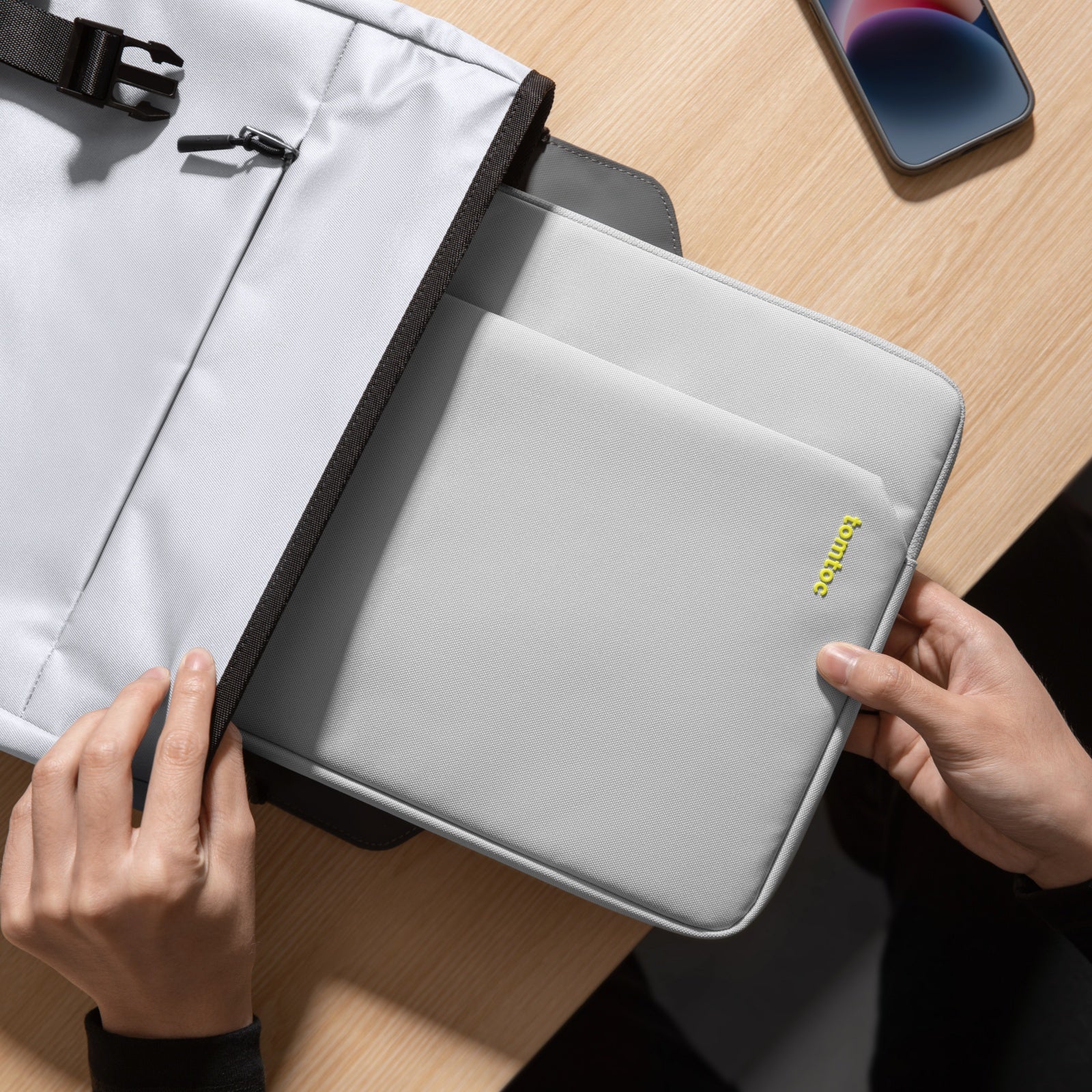 Light-A18 Laptop Sleeve for 14 inch MacBook Pro - Image 30