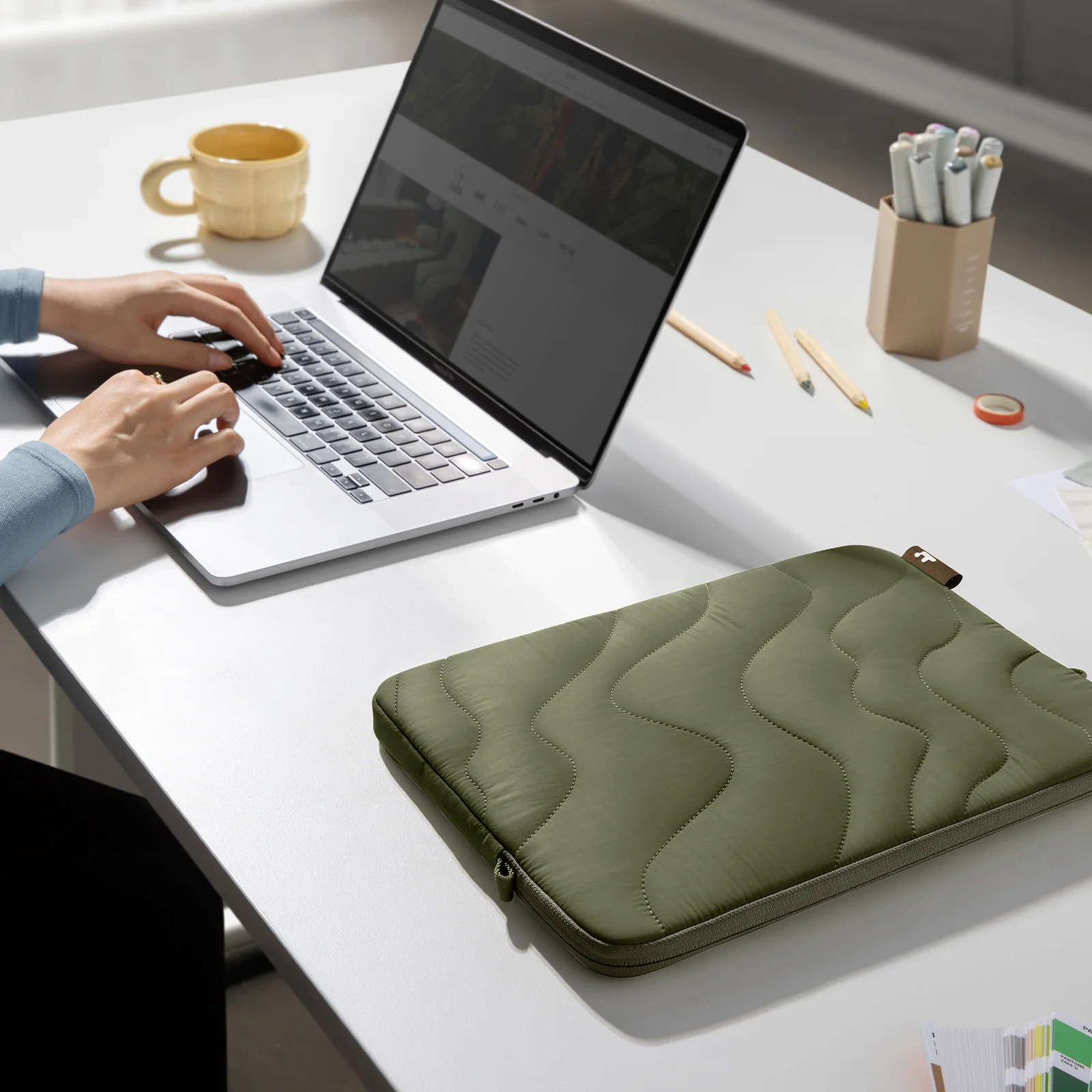 Terra-A27 Laptop Sleeve for 14 inch MacBook Pro - Image 64