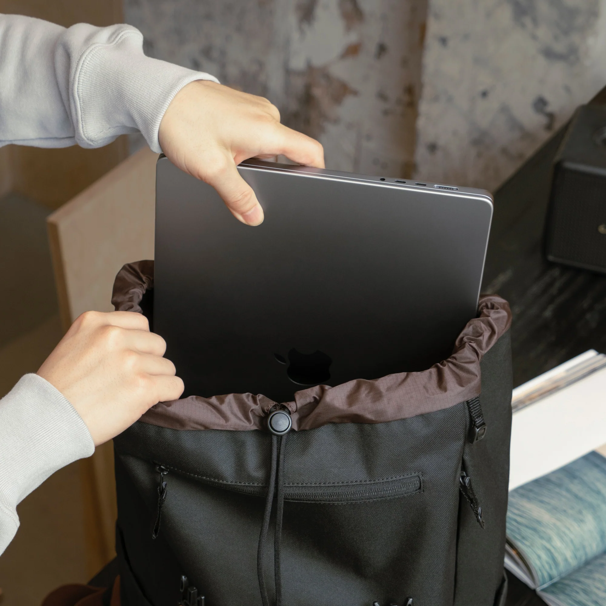 VintPack-TA1 Laptop Backpack 22L - Image 12