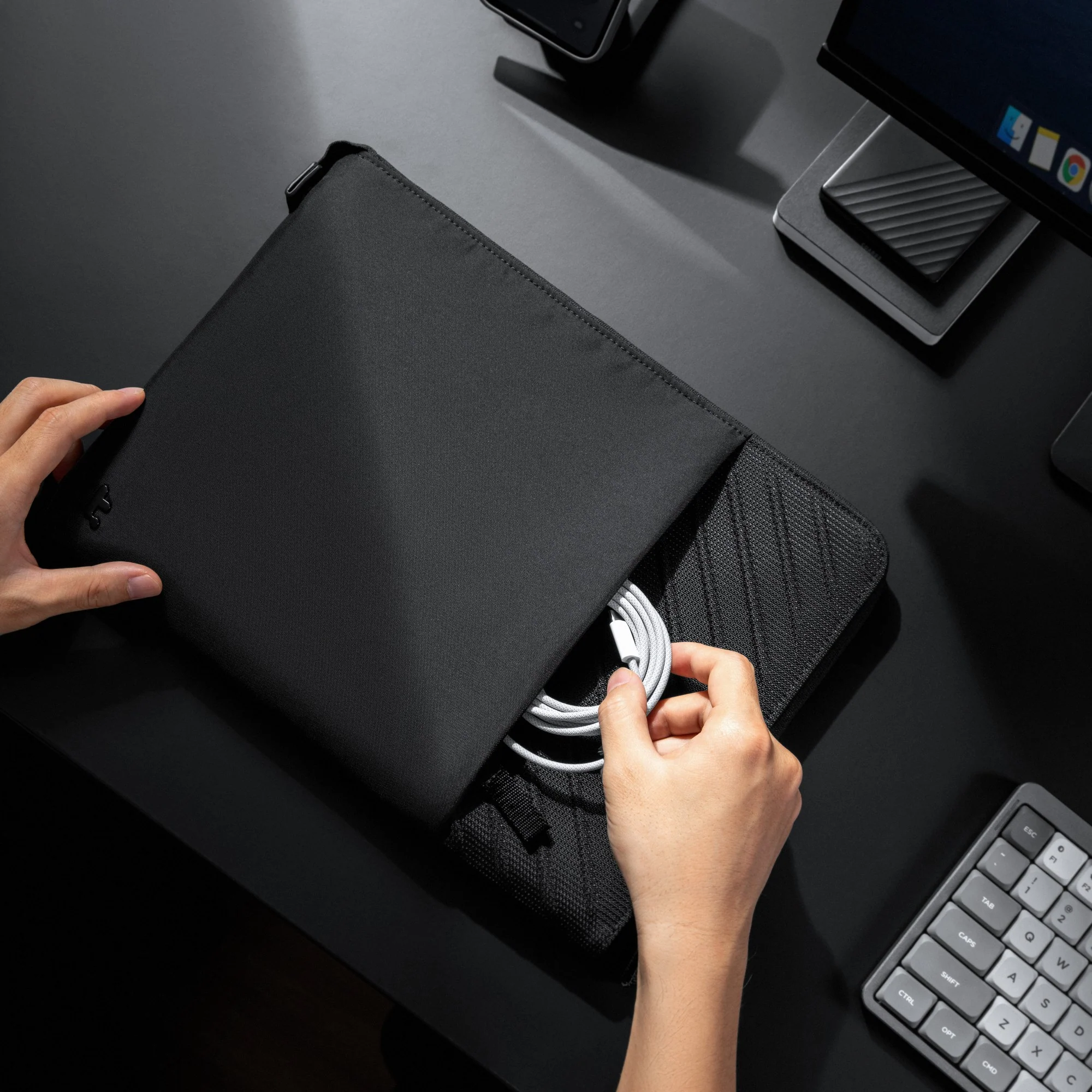 Voyage-A10 Laptop Sleeve for 13-16 inch MacBook Air/Pro - Image 12